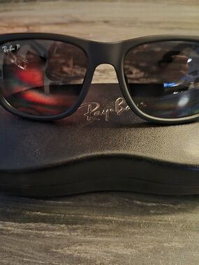 Ray-Ban Women's Black Frame Sunglasses with Dark Lenses